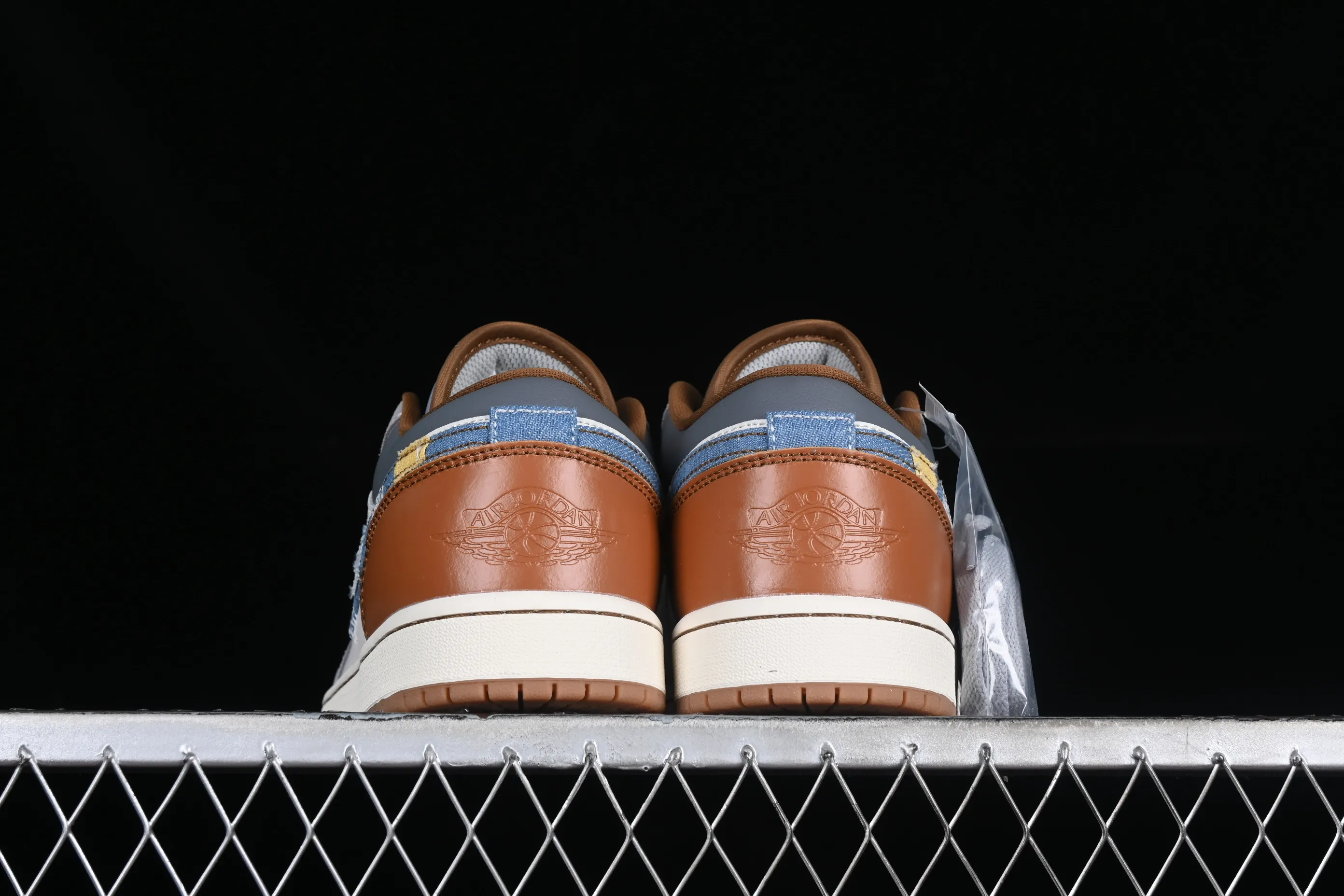 All categories Air Jordan Jordan series basketball shoes Air Jordan 1 Low Air Jordan 1 Low AJ1 Joe 1 Valentine's Day limited denim denim low-bang cultural casual sneakers FZ5042-041